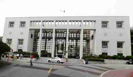 解忧留学社专注韩国留学,遇见解忧希望你喜欢,我们曾经是你,所以更加懂你,解忧的成员都是在国外留学生活并且从事过相关工作有着丰富的经验，以便处理申请中的各种问题，保持初心，旨在为各位学弟学妹们铺垫一个更加舒心放心的留学第一步.